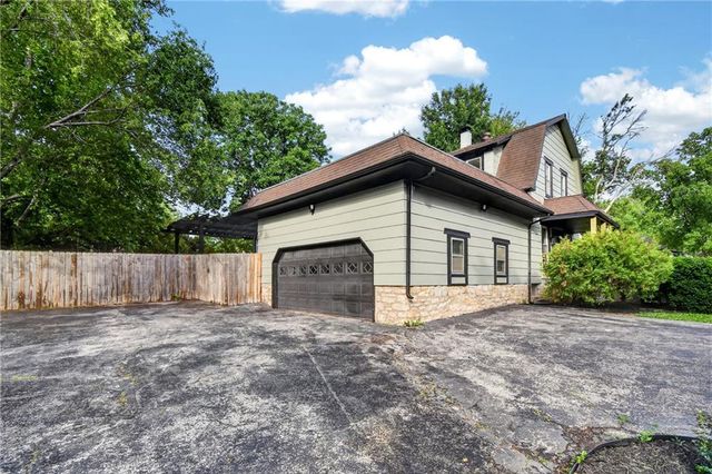 421 3rd Street, Belton, MO 64012