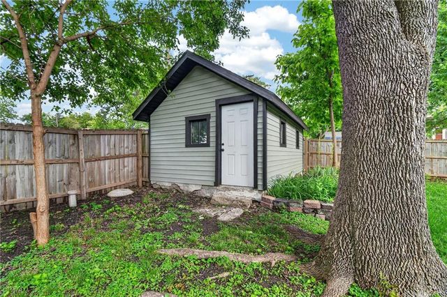 421 3rd Street, Belton, MO 64012