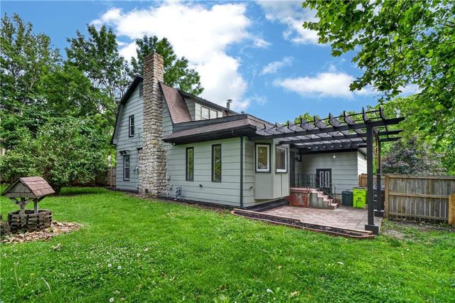421 3rd Street, Belton, MO 64012