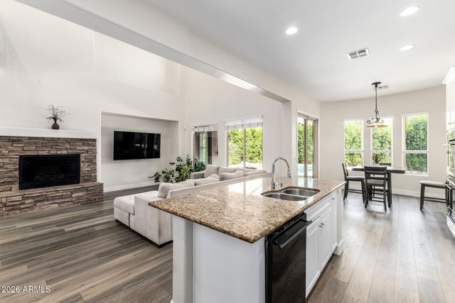 21231 N 38TH Place, Phoenix, AZ 85050