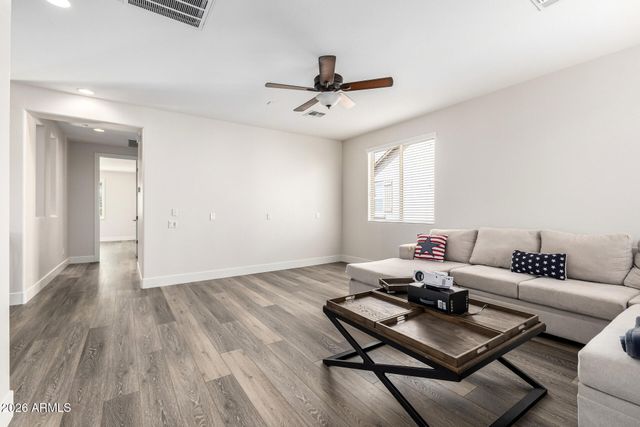 21231 N 38TH Place, Phoenix, AZ 85050