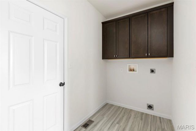 2312 Fernau Court, Florissant, MO 63031