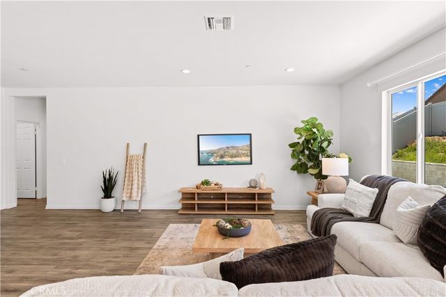 28303 Blackjack Drive, Menifee, CA 92585