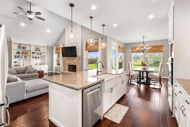 14910 Live Oak Lane, East Bernard, TX 77435