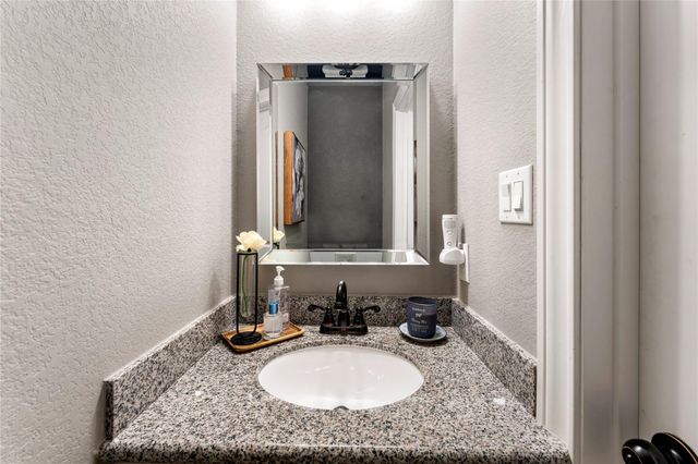 14910 Live Oak Lane, East Bernard, TX 77435