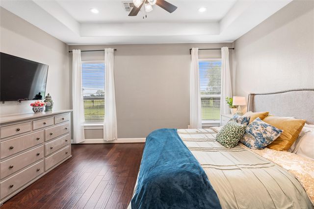 14910 Live Oak Lane, East Bernard, TX 77435