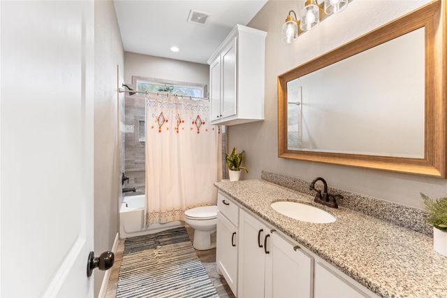 14910 Live Oak Lane, East Bernard, TX 77435