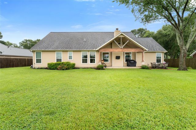 14910 Live Oak Lane, East Bernard, TX 77435