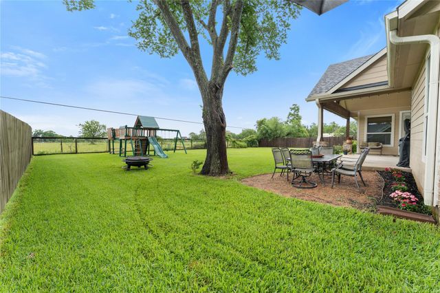 14910 Live Oak Lane, East Bernard, TX 77435