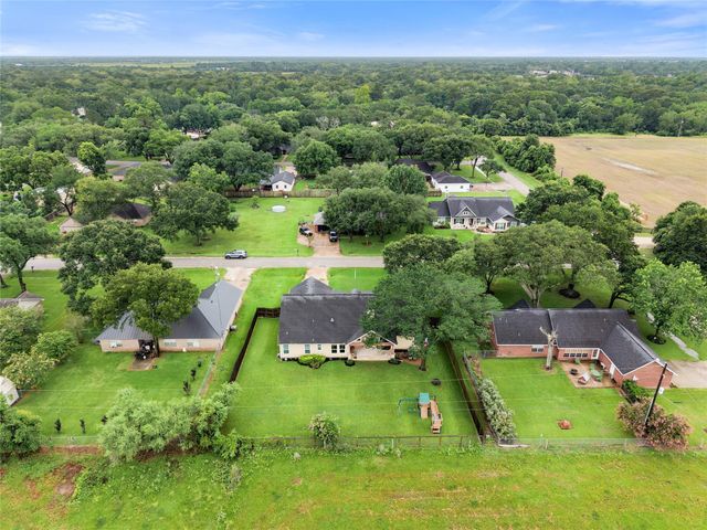 14910 Live Oak Lane, East Bernard, TX 77435