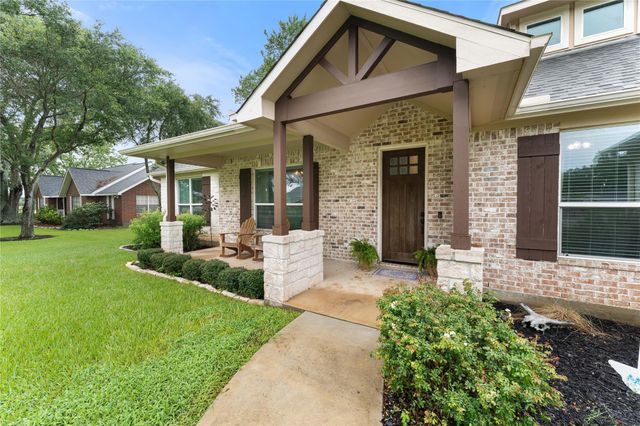 14910 Live Oak Lane, East Bernard, TX 77435