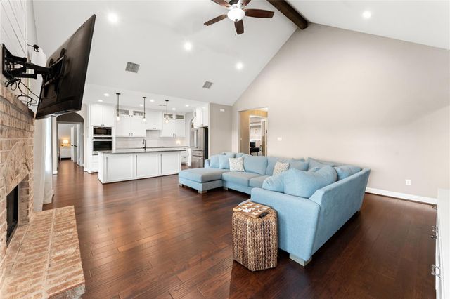 14910 Live Oak Lane, East Bernard, TX 77435