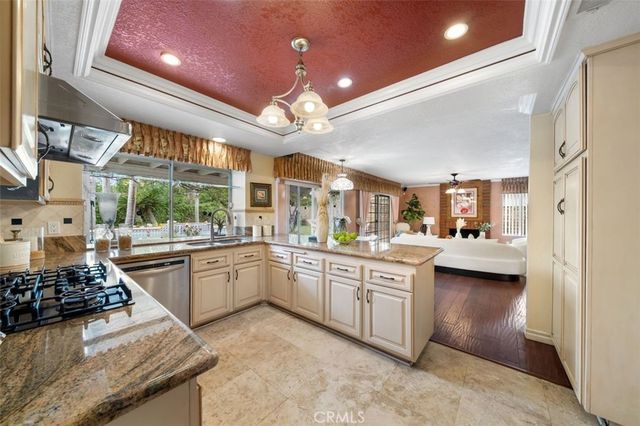 555 Chuck Wagon, Walnut, CA 91789