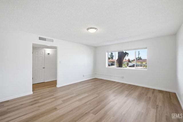 3516 Cardinal Avenue, Bakersfield, CA 93306
