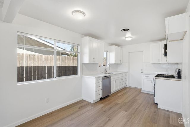 3516 Cardinal Avenue, Bakersfield, CA 93306