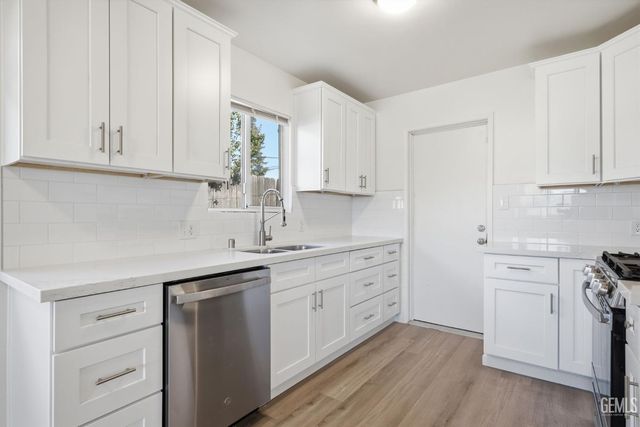 3516 Cardinal Avenue, Bakersfield, CA 93306