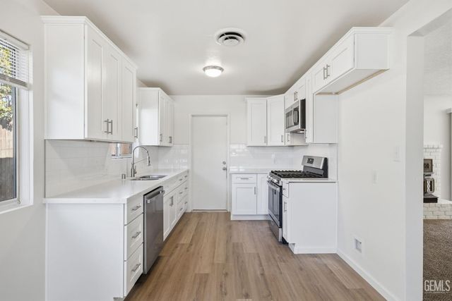 3516 Cardinal Avenue, Bakersfield, CA 93306