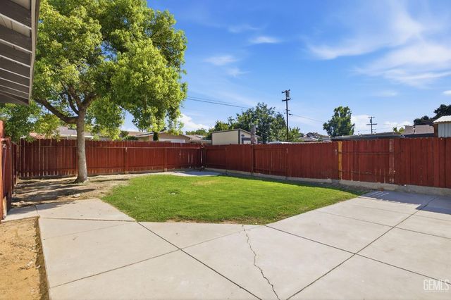 3516 Cardinal Avenue, Bakersfield, CA 93306
