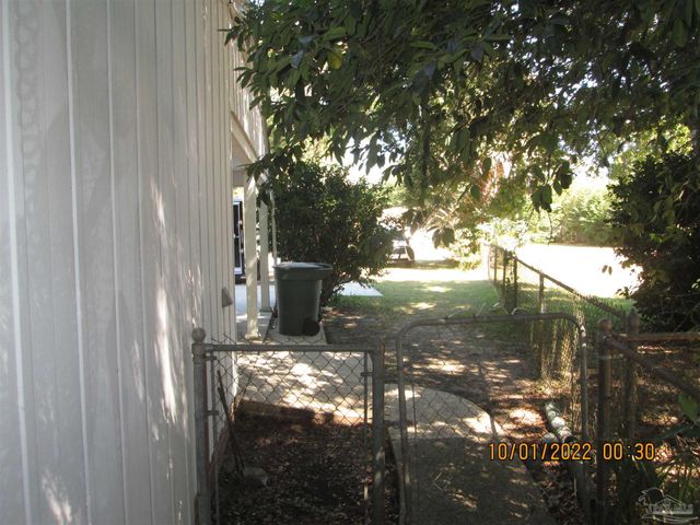17 Linda St, Pensacola, FL 32506