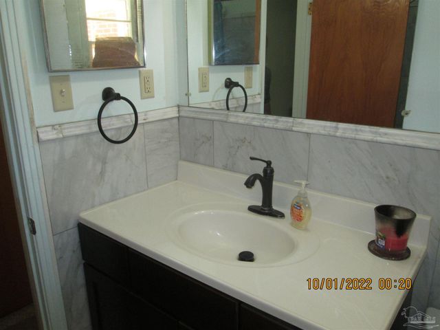 17 Linda St, Pensacola, FL 32506