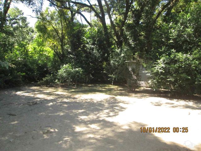 17 Linda St, Pensacola, FL 32506