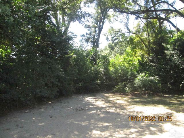 17 Linda St, Pensacola, FL 32506