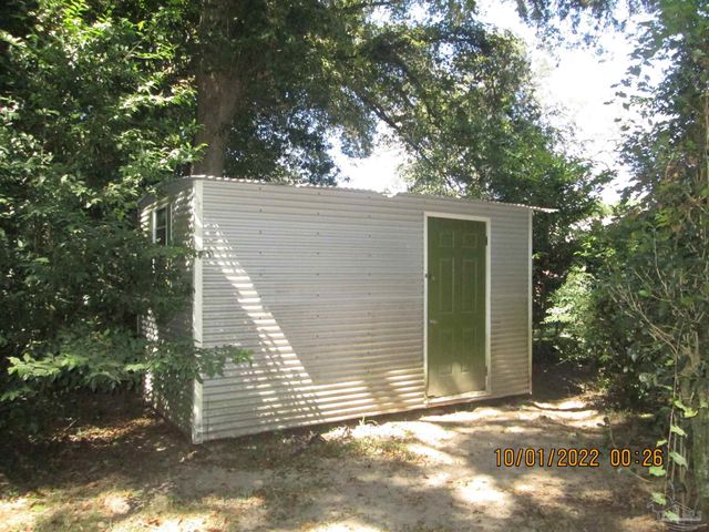 17 Linda St, Pensacola, FL 32506