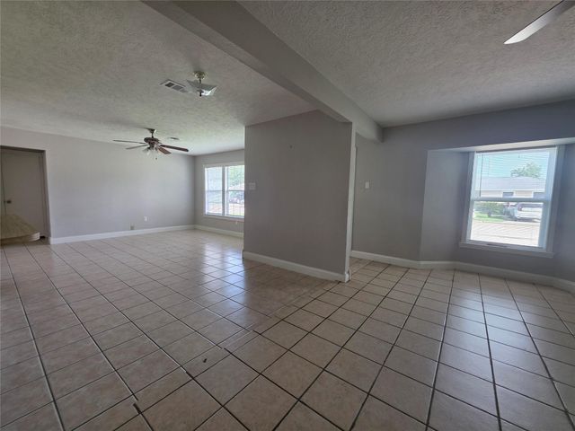 705 N Circle Drive, Baytown, TX 77520