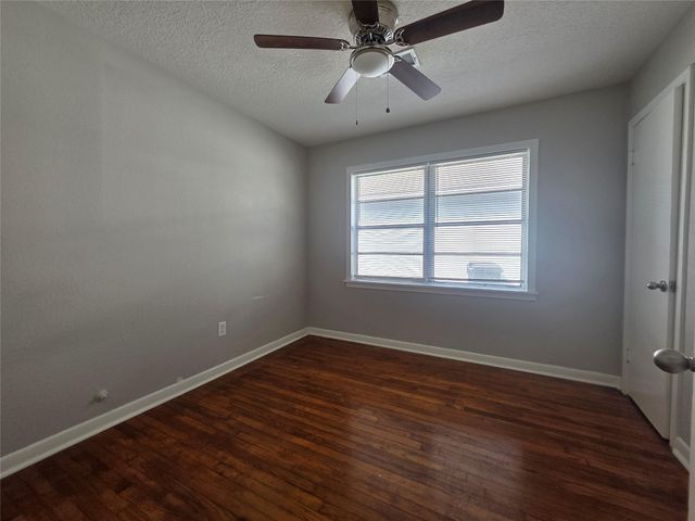 705 N Circle Drive, Baytown, TX 77520