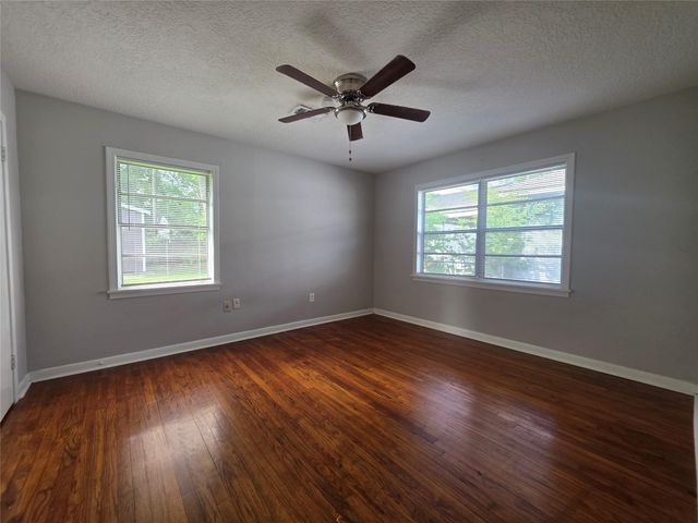 705 N Circle Drive, Baytown, TX 77520