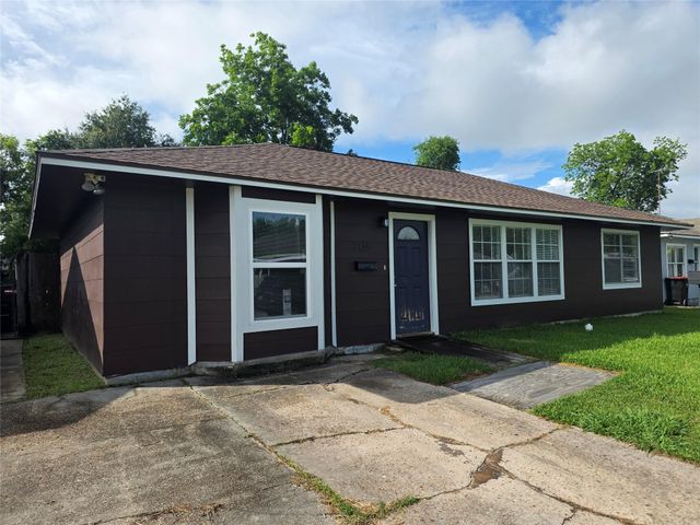 705 N Circle Drive, Baytown, TX 77520