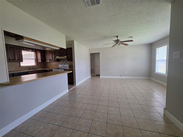 705 N Circle Drive, Baytown, TX 77520