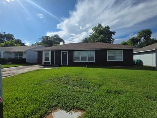 705 N Circle Drive, Baytown, TX 77520