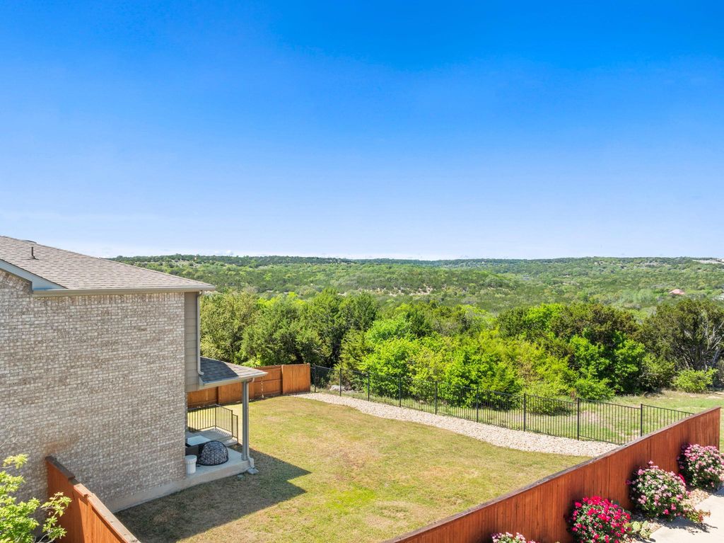 5300 Traviston DR, Austin, TX 78738