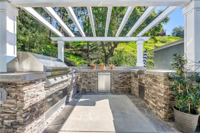 28060 Santona Drive, Rancho Palos Verdes, CA 90275