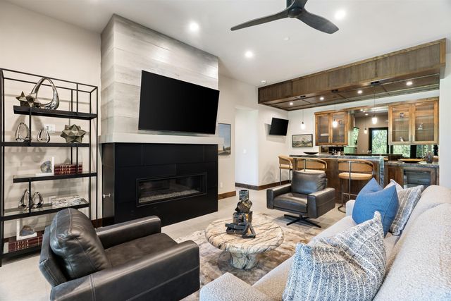 9337 Heartwood Drive, Truckee, CA 96161