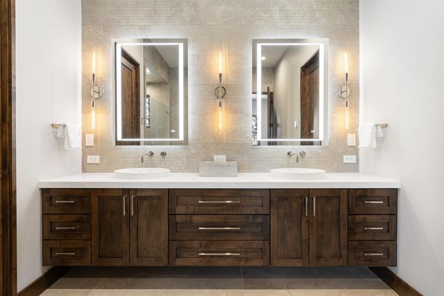 9337 Heartwood Drive, Truckee, CA 96161