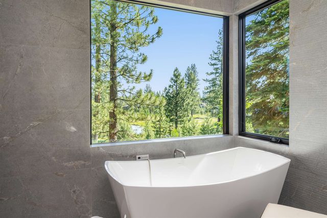 9337 Heartwood Drive, Truckee, CA 96161