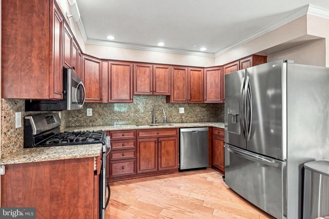 314 LAKESHORE DR, Marlton, NJ 08053