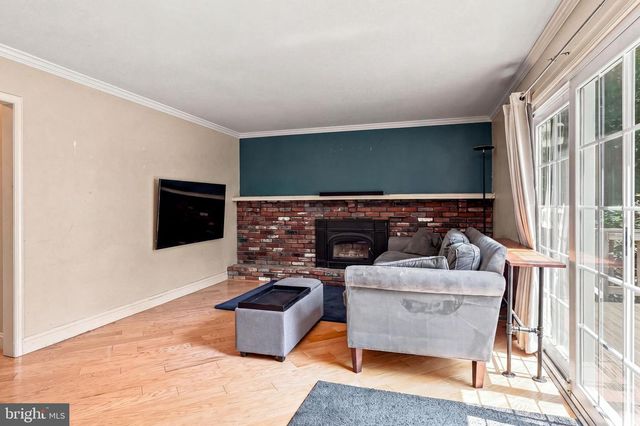 314 LAKESHORE DR, Marlton, NJ 08053