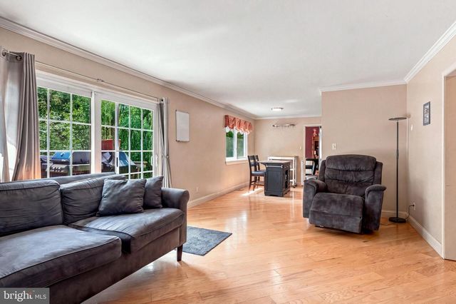 314 LAKESHORE DR, Marlton, NJ 08053