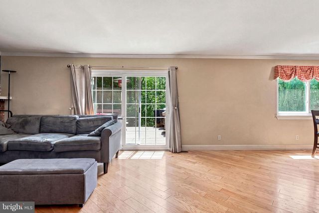 314 LAKESHORE DR, Marlton, NJ 08053