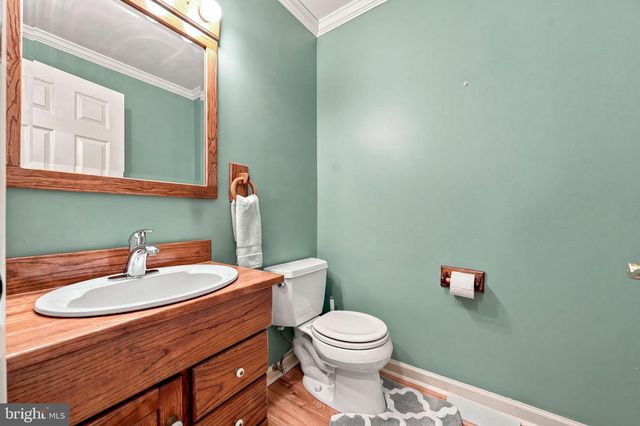 314 LAKESHORE DR, Marlton, NJ 08053