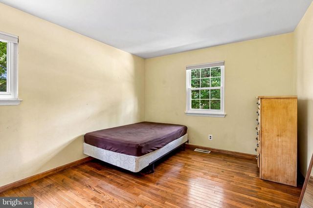 314 LAKESHORE DR, Marlton, NJ 08053