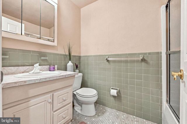 314 LAKESHORE DR, Marlton, NJ 08053