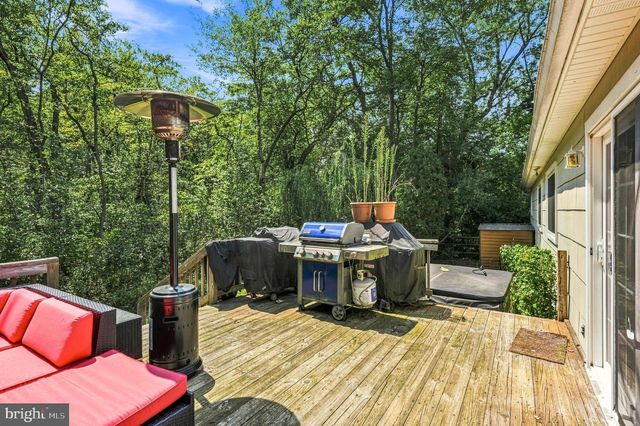 314 LAKESHORE DR, Marlton, NJ 08053