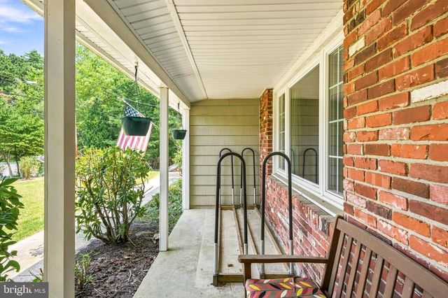 314 LAKESHORE DR, Marlton, NJ 08053