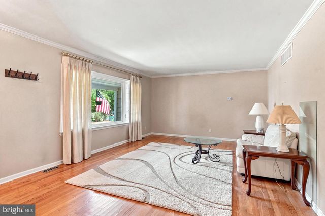 314 LAKESHORE DR, Marlton, NJ 08053