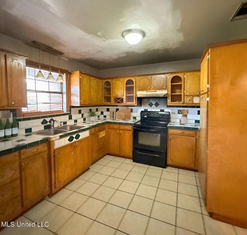 4724 Weems Street, Moss Point, MS 39563