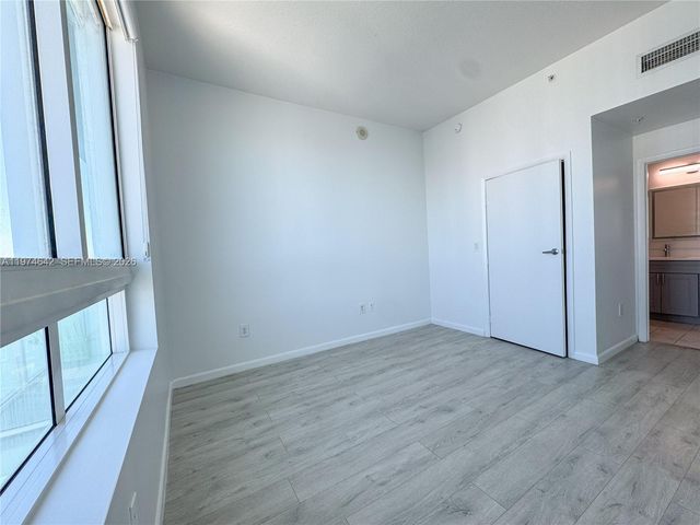 1900 N Bayshore Dr 4112, Miami, FL 33132